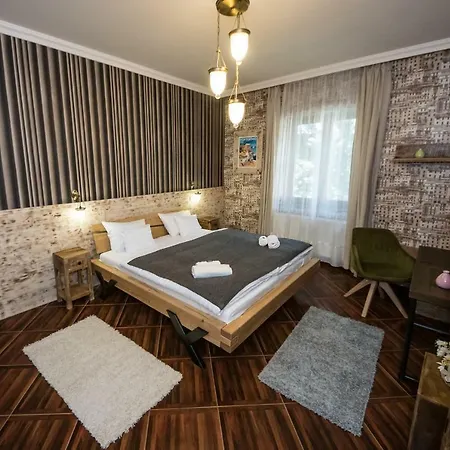 Ξενοδοχείο Platan Garden & Restaurant 3*