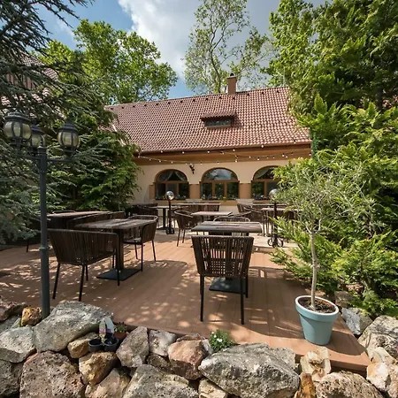 Platan Garden & Restaurant Ξενοδοχείο 3*