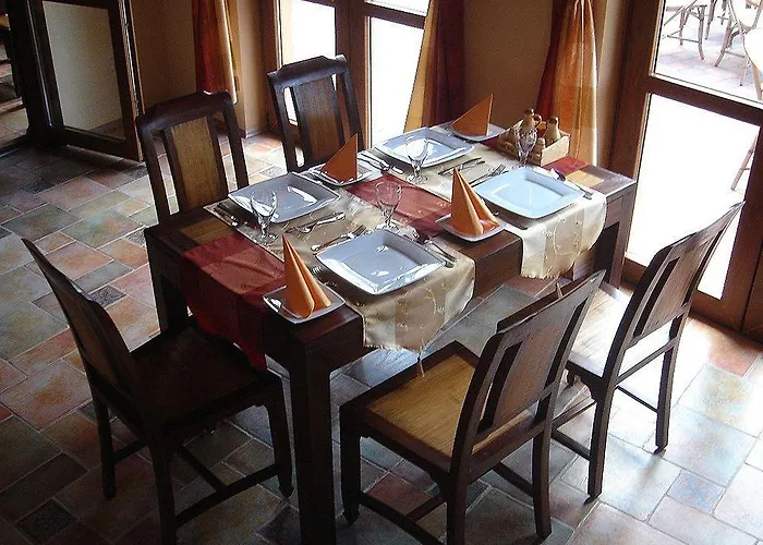 Hotel Platan Garden & Restaurant