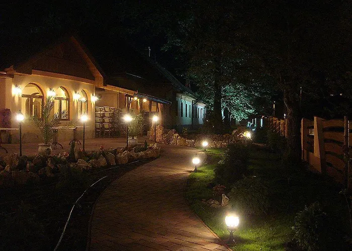 Hotel Platan Garden & Restaurant 3*