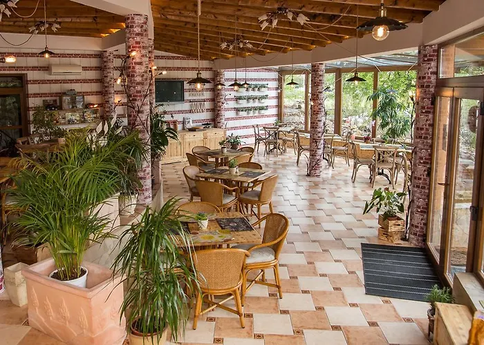 Hotel Platan Garden & Restaurant
