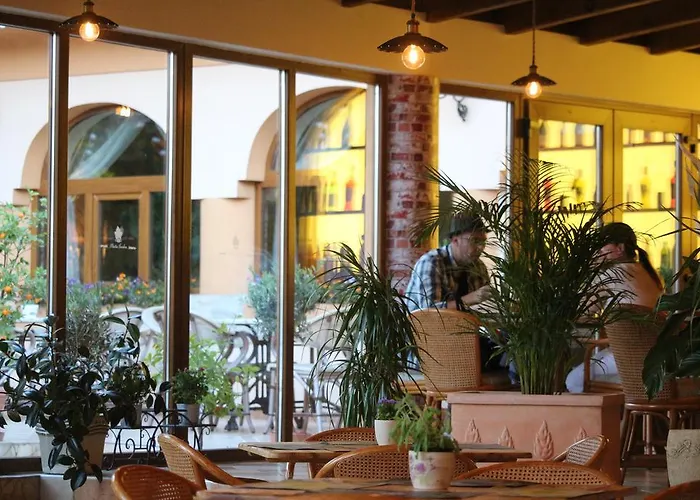 Platan Garden & Restaurant