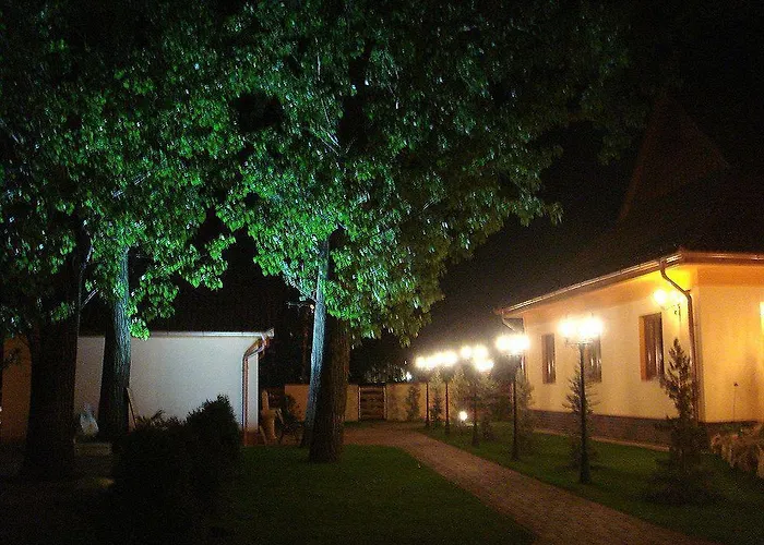 Platan Garden & Restaurant Hotel 3*