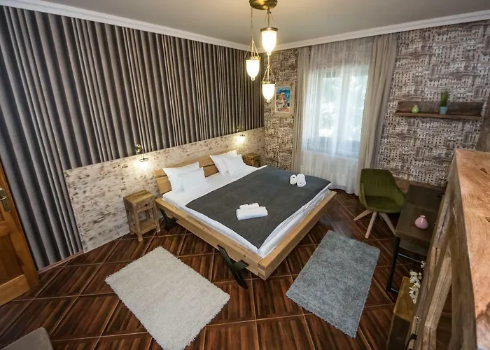 Platan Garden & Restaurant Hotel 3*