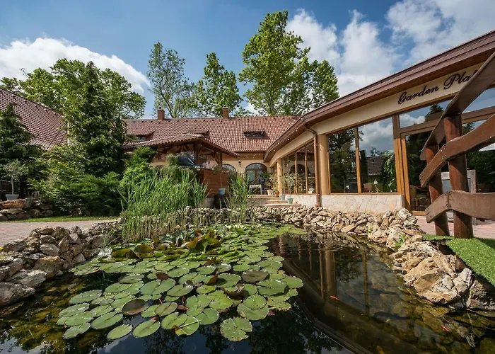Platan Garden & Restaurant Hotel