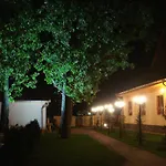 Platan Garden & Restaurant Hotel 3*