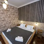Hotel Platan Garden & Restaurant