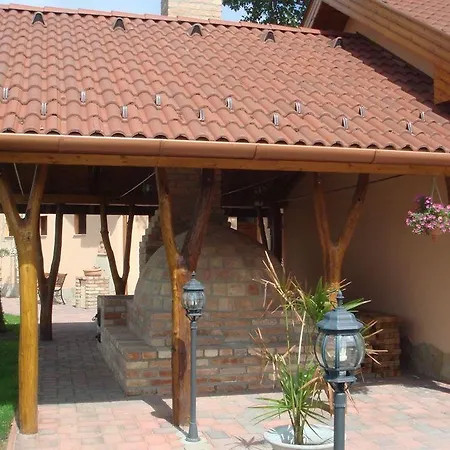 Hotel Platan Garden & Restaurant