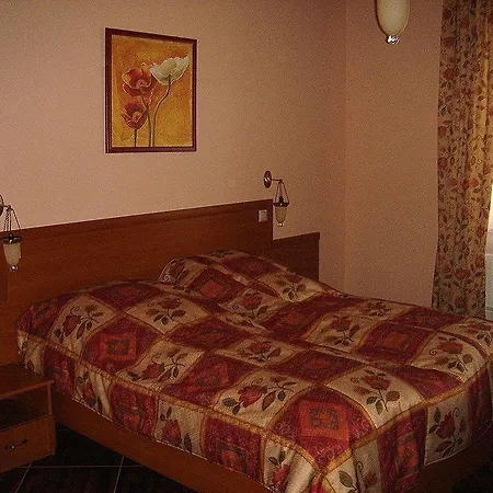 Platan Garden & Restaurant 3*