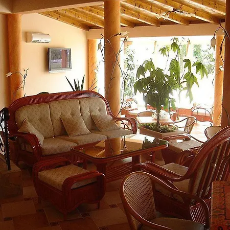 Hotel Platan Garden & Restaurant 3*