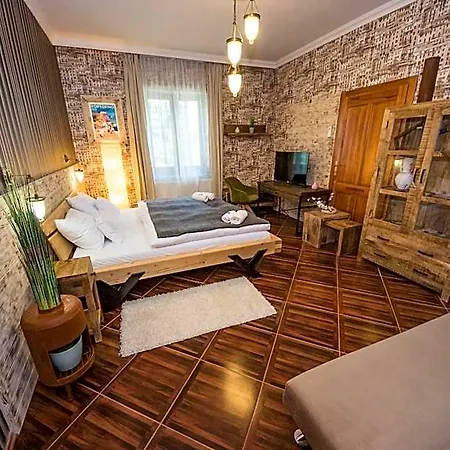 Platan Garden & Restaurant