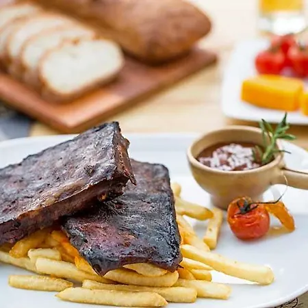 Platan Garden & Restaurant