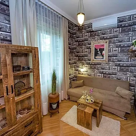 Platan Garden & Restaurant Отель Хайдусобосло