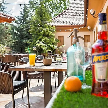 Platan Garden & Restaurant Отель 3*