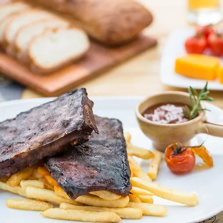 Отель Platan Garden & Restaurant