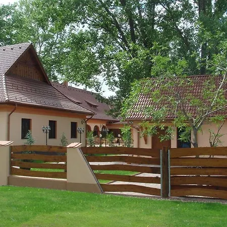 Platan Garden & Restaurant