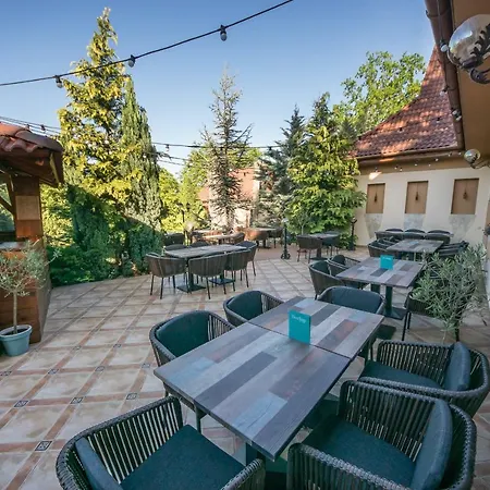 מלון Platan Garden & Restaurant Hajdúszoboszló