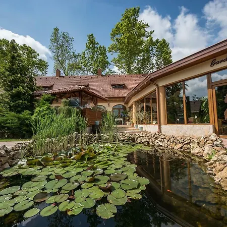 Platan Garden Rooms&restaurant Hotel