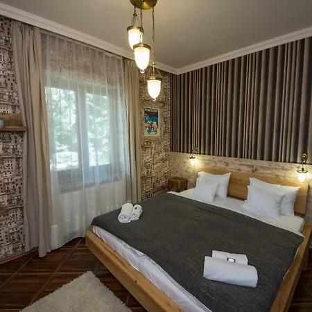 Platan Garden Rooms&restaurant Hotel