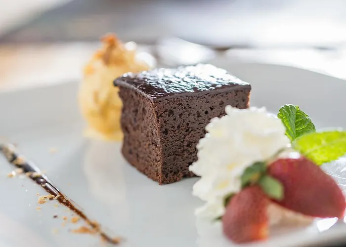 Отель Platan Garden & Restaurant 3*
